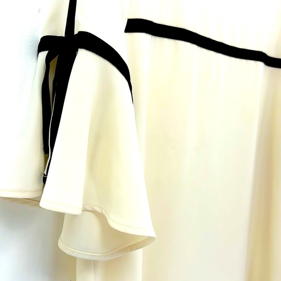 Calvin Klein Blouse Women's Large Flowy Lightweight Work Wear Bell Sleeve Breezy - Picture 4 of 7